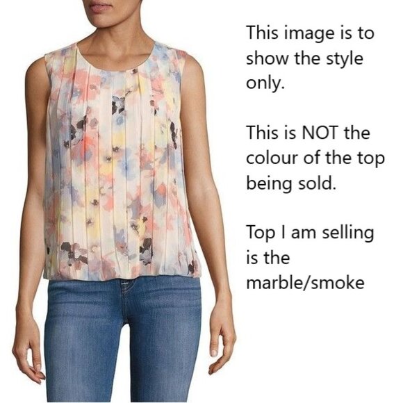 ✨️2/$20 Sleeveless Pleated Blouse - Picture 5 of 5